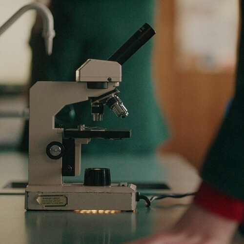 Microscope
